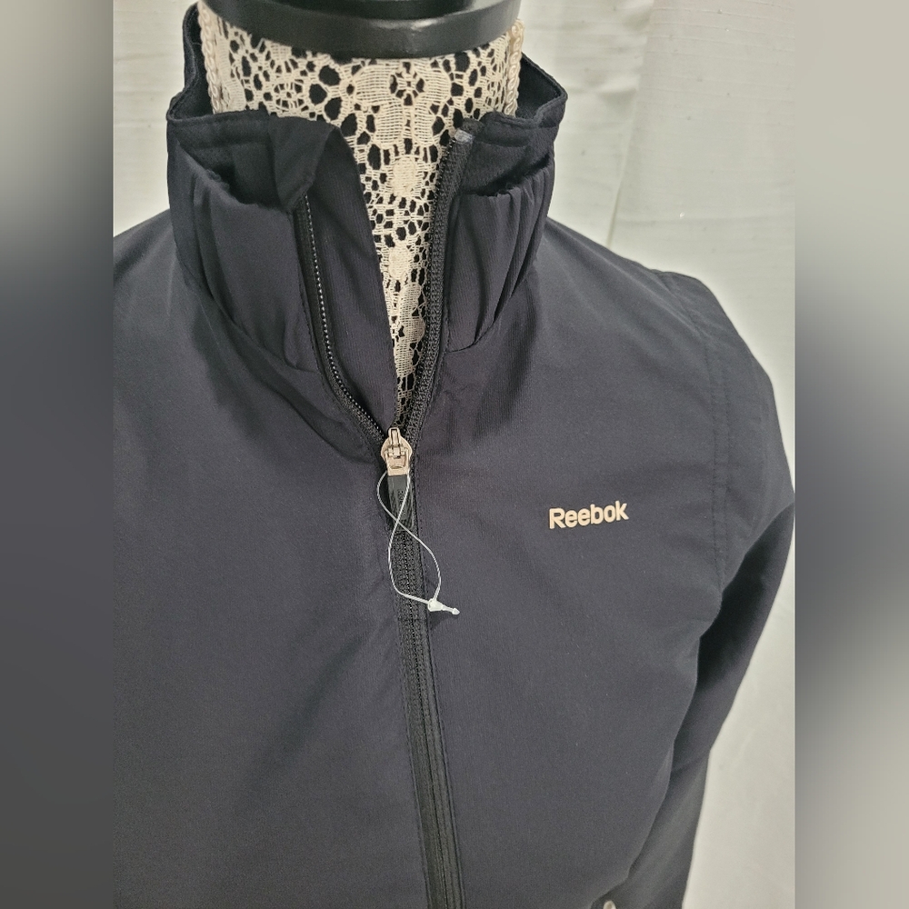 New Reebok Core Running Running Jacket Windbreaker Sz XSmall Black - Picture 8 of 15